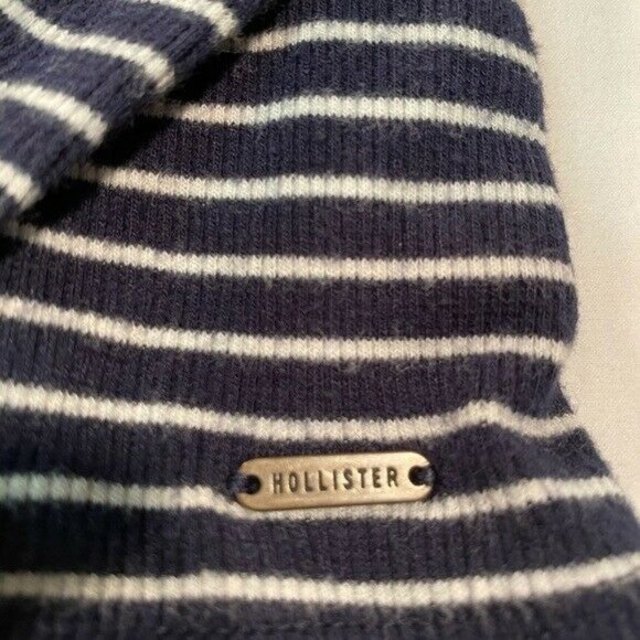 Hollister Women's Navy Blue Striped Long Sleeve Knit Top Sz XS - Picture 2 of 5